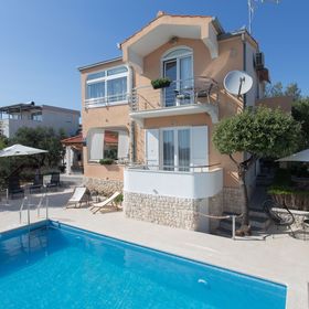 Ház Családok Részére Medencével A Tenger Mellett Sevid, Trogir - 22724 Sevid