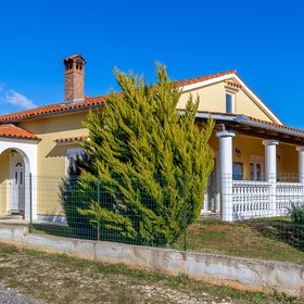 Nyaralóház Parkolóhellyel Liznjan, Medulin - 22761 Ližnjan