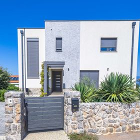 Apartmanok Családok Részére Medencével Njivice, Krk - 22805 Njivice