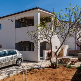 Apartmanok Parkolóhellyel Vir - 22948