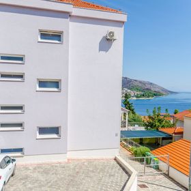 Apartment Vesna Okrug Gornji