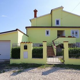 Apartment Casa Robi Pomer