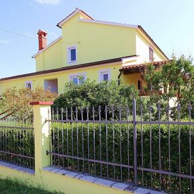 Apartment Casa Robi Pomer