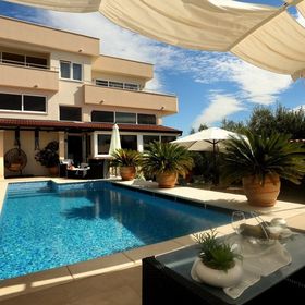 Apartments Hermes Okrug Gornji