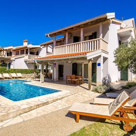 Apartments Ivan Palit