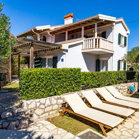 Apartments Ivan Palit