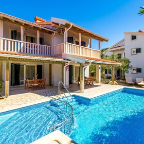 Apartments Mihaela Palit