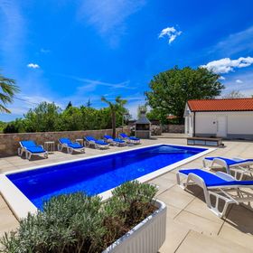 Villa Volta LL Kras Krk