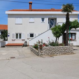 Apartments Brusic Ana Silo