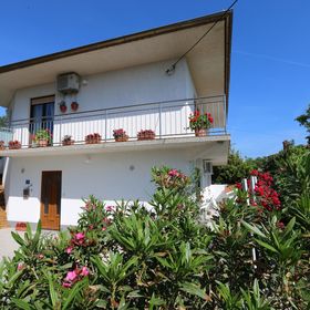 Apartment Car Marica Silo