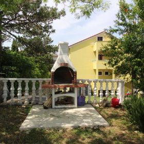 Apartments Lovinčić Baska