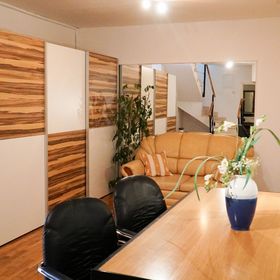 Apartment Tinel Split