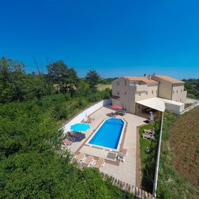 Villa Spacious Zminj