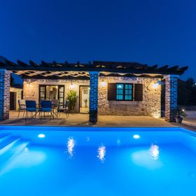 House Sandra Sukosan