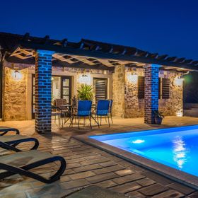 House Sandra Sukosan