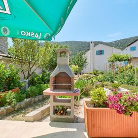 Apartment KALETA Nerezine