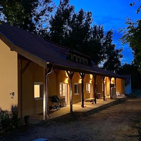 Varga Vendegház 3 Jakuzzival Tiszakécske