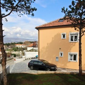 Apartments Ivo P. with Sea View Silo