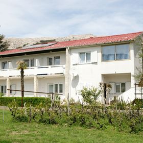 Apartment and Rooms Albina Baska