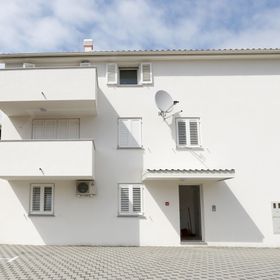 Apartment Robert Baska