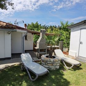 House Holiday House Rosemary Medulin