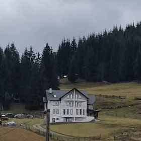 Vila de pe Deal Poiana Stampei