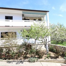 Apartment and Room Stanka Baska