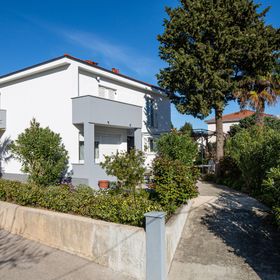 Apartment Deluxe apartment Milazzi with Terrace Baska