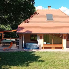 Hollós-patak Vendégház Komlóska