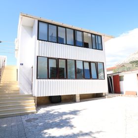 Apartment and Rooms Mira Baska