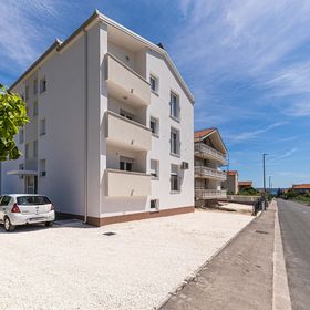 Apartman Kaštel Novi - CSC582