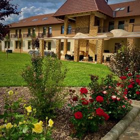 Paradise Life Panzió Elek