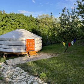 Eleven Jurta Szállás Bakonyszentlászló