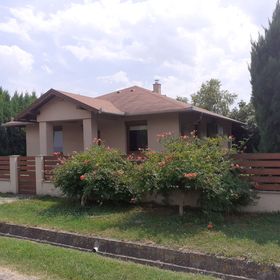 Napsugár Vendégház Balatonkeresztúr