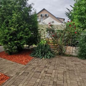 Rigófészek Apartmanház Gárdony
