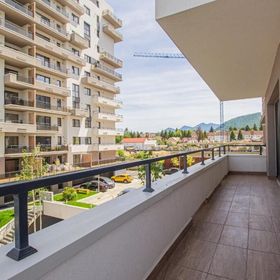 Apartament Mo Host Pink Brașov