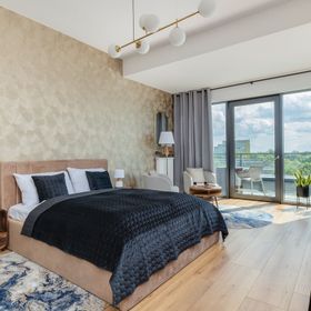 Hanza Tower 639