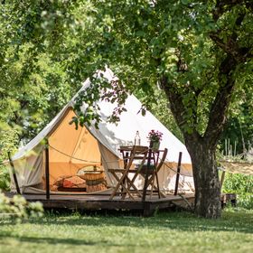 Dragonfly Gardens - Urban Glamping Brașov