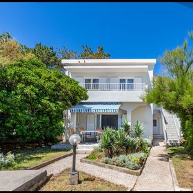 Sun & Sand Beach Apartments Baška