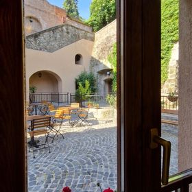 Red Lion Pub & Apartments Szentendre