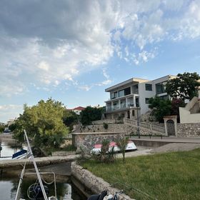 Apartmanok A Tenger Mellett Banjol, Rab - 19752 Banjol