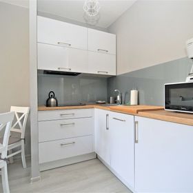 Sara Świętojańska 11/13