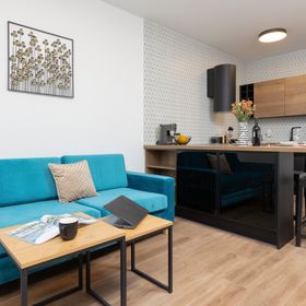 Al. Solidarności 60B/70