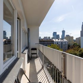 Al. Solidarności 92/95