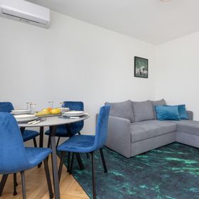 Al. Solidarności 92/95