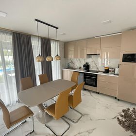 Almadi Luxus Apartman 3 Balatonalmádi
