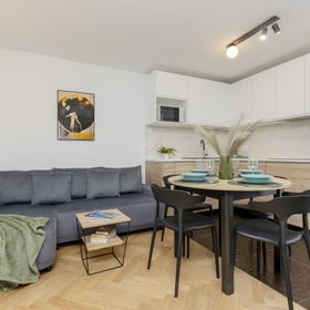 Al. Solidarności 82/126