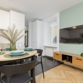 Al. Solidarności 82/126