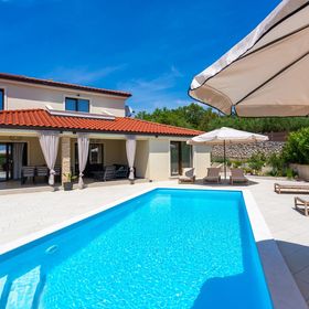 Villa Loni Bajčići