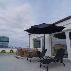 Penthouse with Huge Rooftop Terrace & City View București